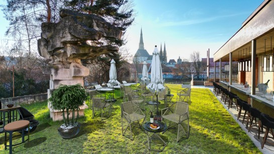 Pronájem komerčního pozemku 553 m²
